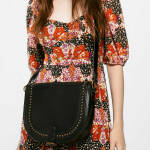 Sac bandoulière clouté