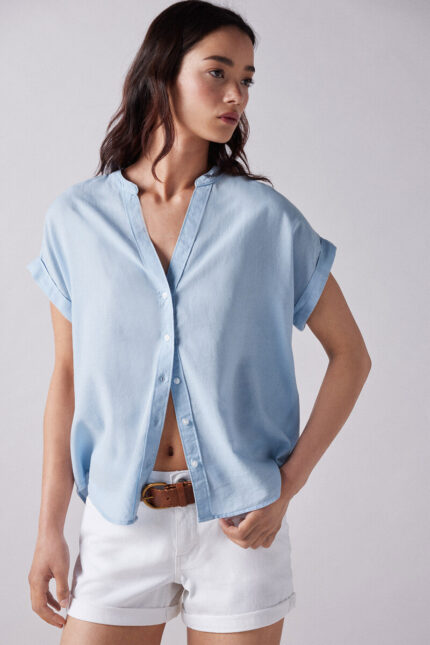 Chemise à col mao et manches courtes