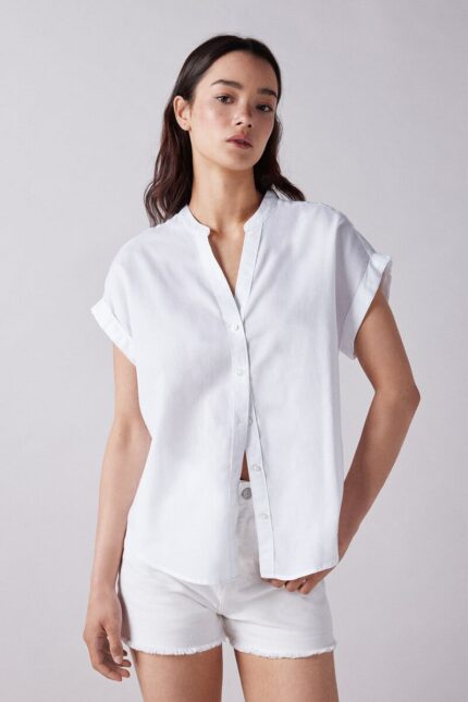 Chemise à col mao et manches courtes