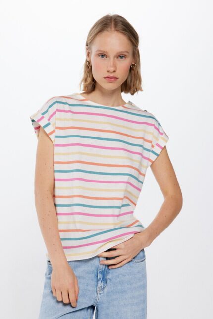 T-shirt imprimé avec boutons sur les épaules