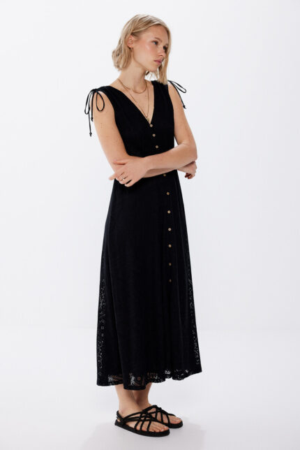 Robe midi avec boutons structurés au crochet