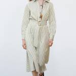 ROBE MI-LONGUE À RAYURES AVEC CEINTURE