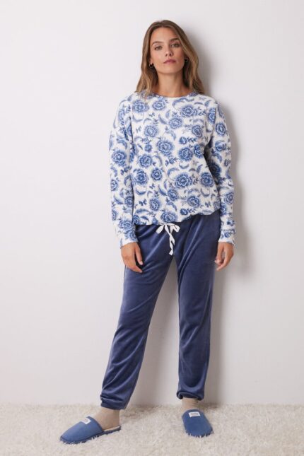 Pyjama long en velours stretch doux