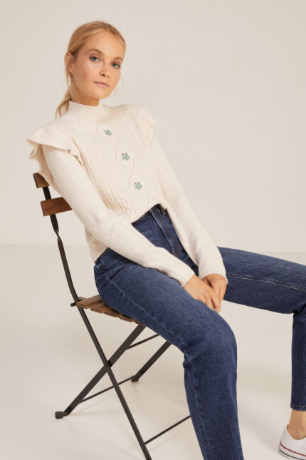 Pull à volants fleuri brodé