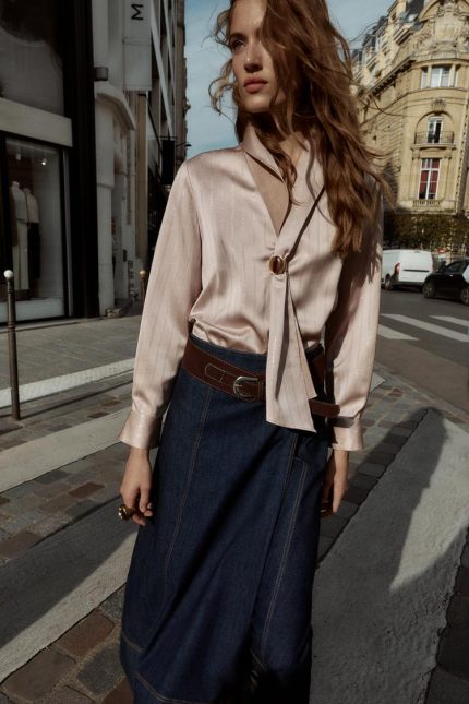 BLOUSE AVEC DÉCOR FIL MÉTALLISÉ ZARA