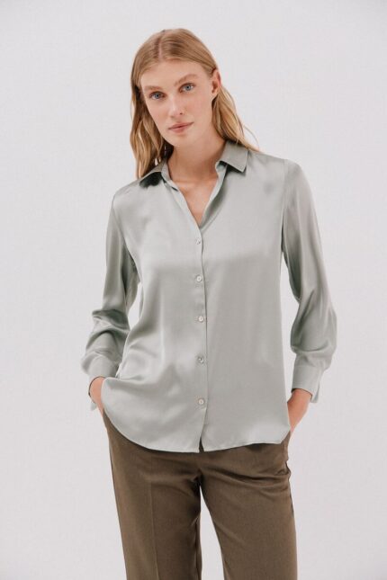 Chemise en satin