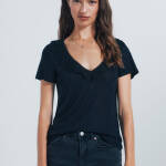 T-shirt  à encolure crochetée en viscose noir