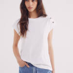 T-shirt boutonnée à épaules dénudées