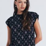 T-shirt imprimé à manches à boucle